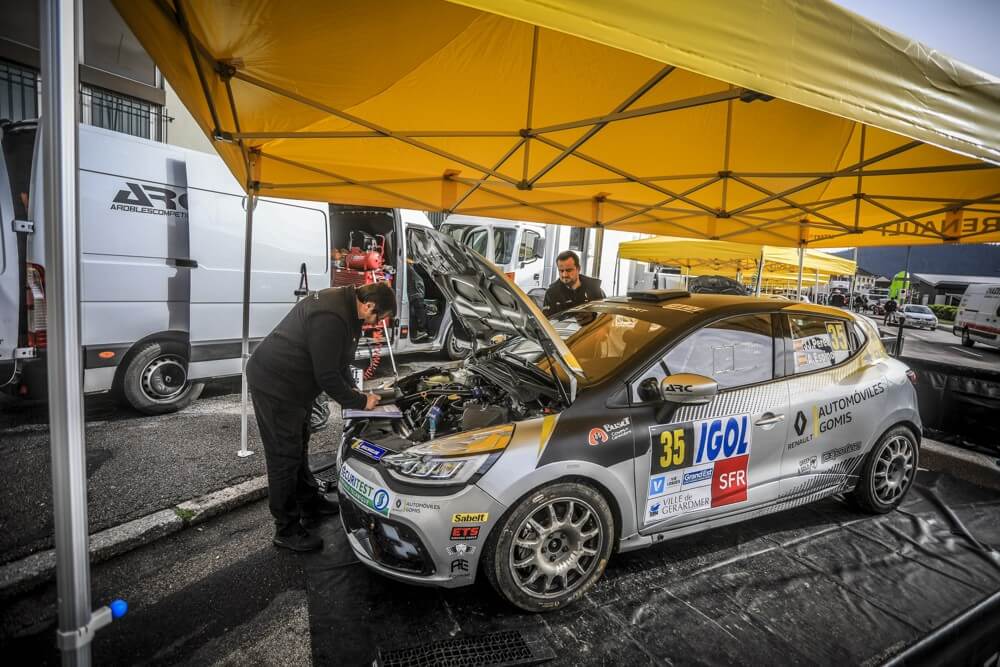 Tente d'assistance rallye pour Renault Sport