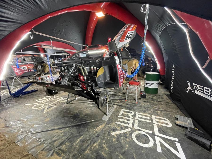 Paddock rallye gonflable Rebellion Racing Buggy Dakar 2021